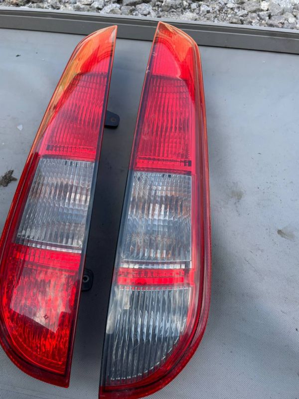 Задні стопи ліхтарі лівий правий фонарь Ford Focus 2 універсал фокус 2