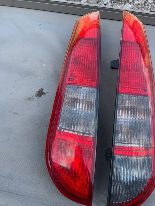 Задні стопи ліхтарі лівий правий фонарь Ford Focus 2 універсал фокус 2