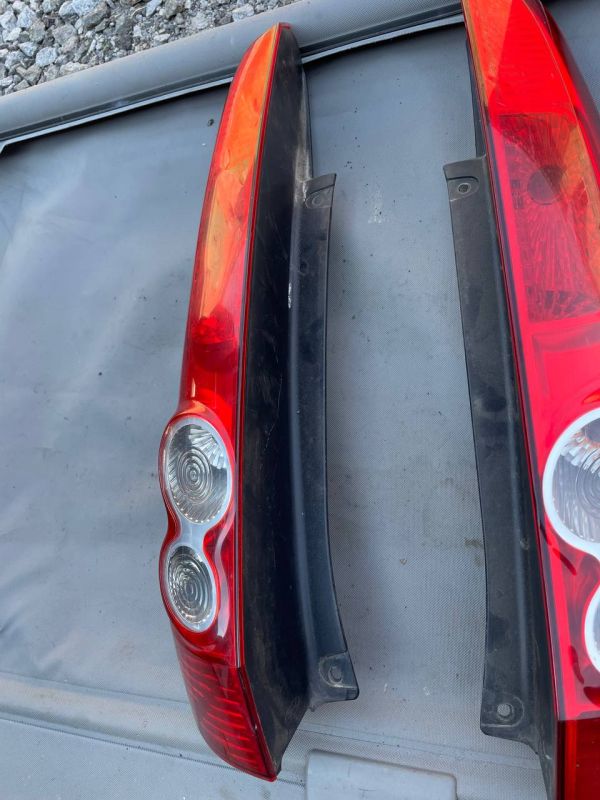Стопи ліхтарі Фара ліва права Ford Fiesta Форд Фиеста