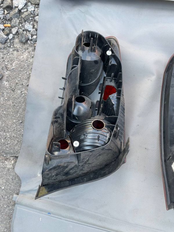 Стопи ліхтар фонарь задній Peugeot 407 пежо 407