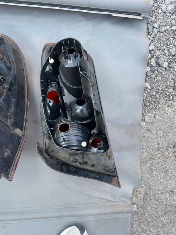 Стопи ліхтар фонарь задній Peugeot 407 пежо 407