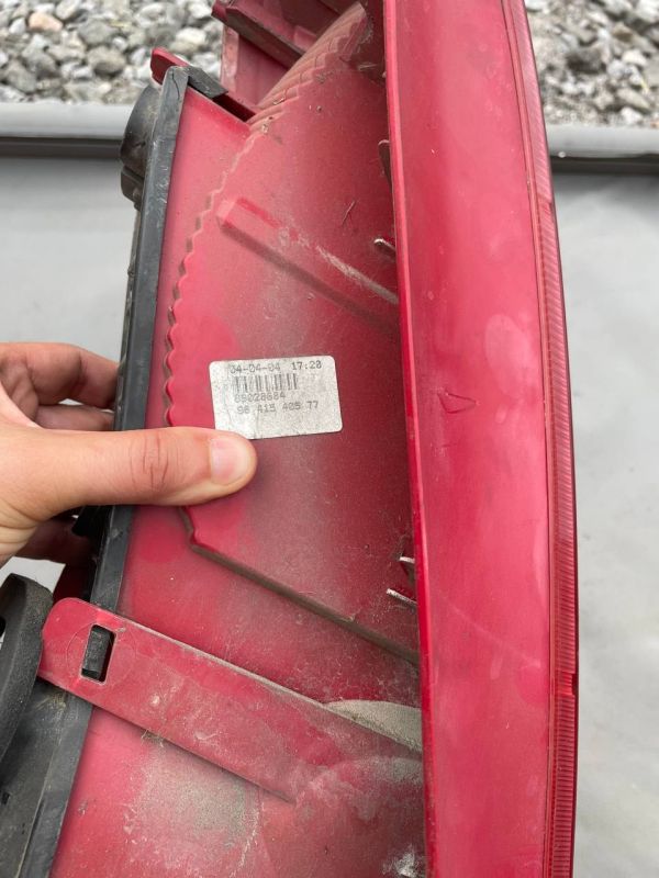 Стопи ліхтарі фара ліва права peugeot 206 03r універсал Пежо
