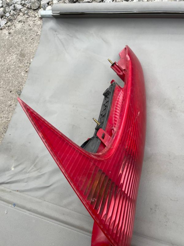 Стопи ліхтарі фара ліва права peugeot 206 03r універсал Пежо