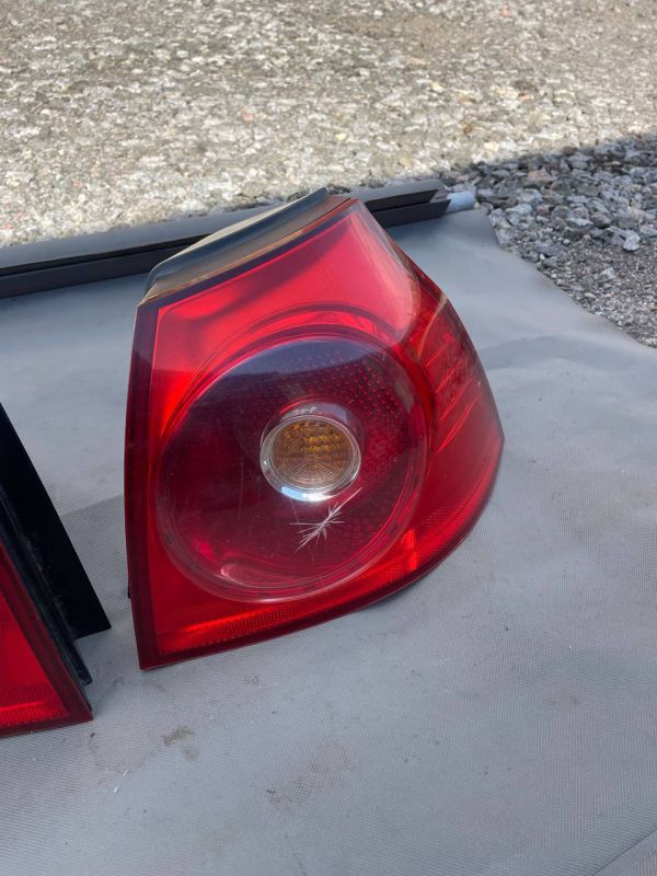 Задні стопи ліхтарі пара Volkswagen Golf 5 Гольф