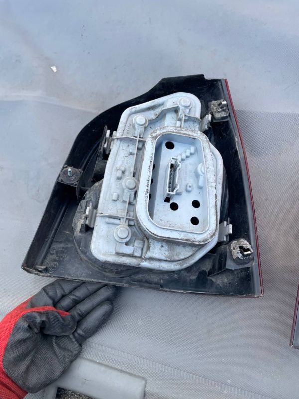 Задні ліхтарі стопи пара Volkswagen Polo 02-05 Поло