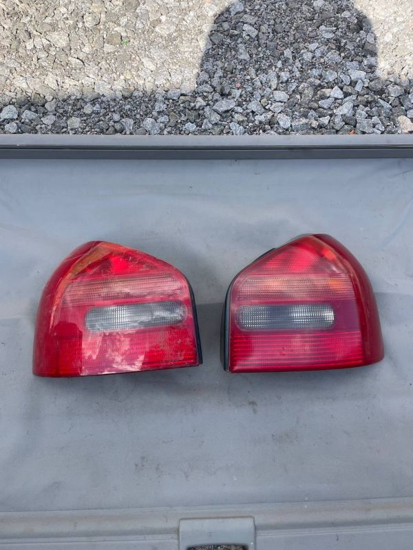 Задні ліхтарі стопи пара Audi A3 8L 1996-2003 Ауді