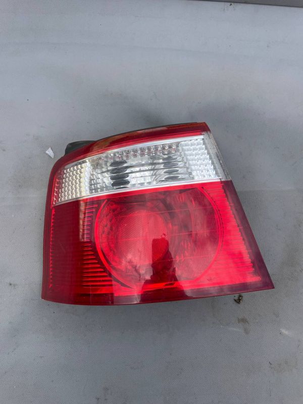 Стопи фари ліхтарі KIA CARENS I ліва фара задня