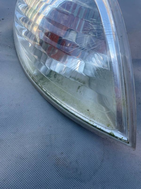 Поворотніки NISSAN ALMERA N16 2000-2002 лівий правий