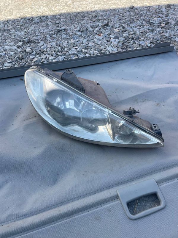 Фара права Peugeot 206, (Пежо 206) 1998-2009