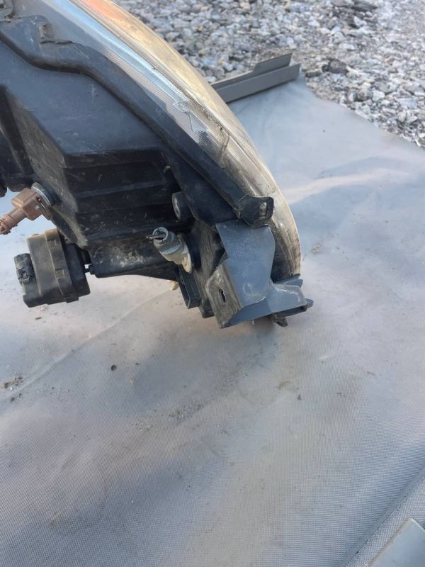 Фара передня права Renault Kangoo 1 Nissan Kubistar