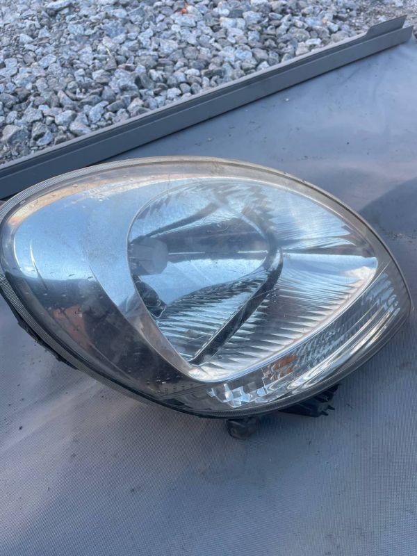 Фара передня права Renault Kangoo 1 Nissan Kubistar