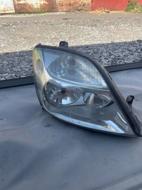 Фара передня права Renault Scenic 1