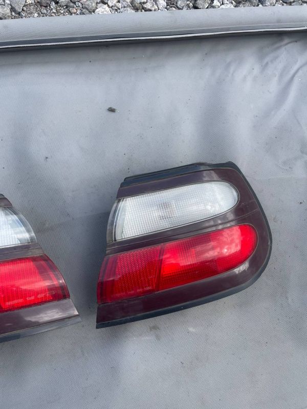 Ліхтарі задні стопи пара лівий правий Nissan Almera N15