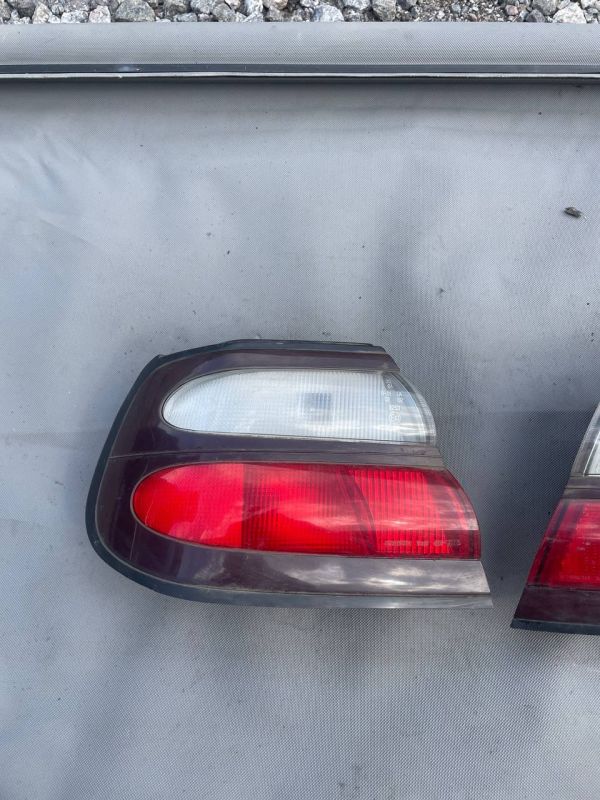 Ліхтарі задні стопи пара лівий правий Nissan Almera N15