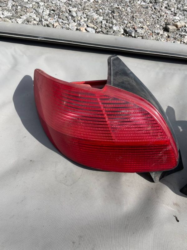 Стопи Фонарі пежо 206 Хечбек Універсал Peugeot 206 Рестайл Дорестайл