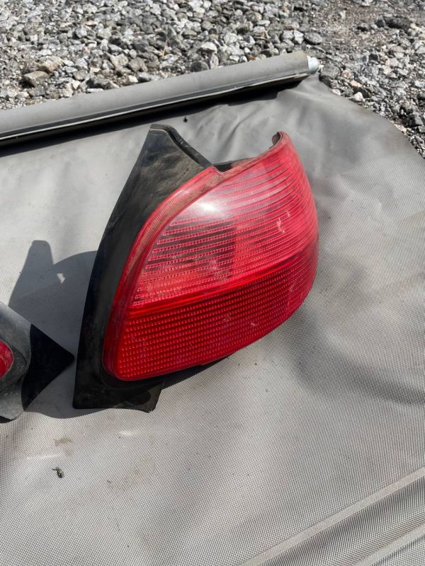 Стопи Фонарі пежо 206 Хечбек Універсал Peugeot 206 Рестайл Дорестайл