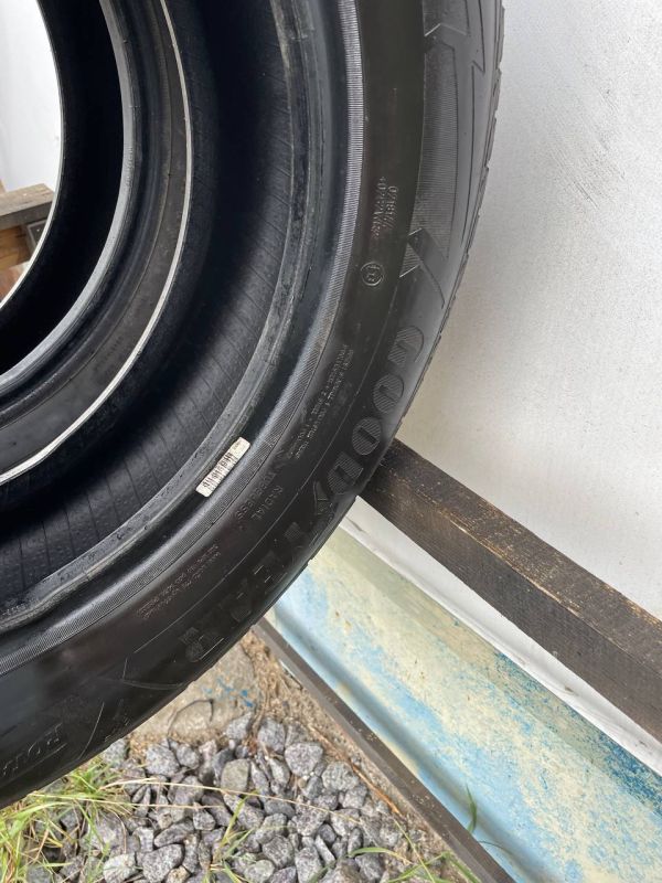 Шини пара Goodyear 215/60 r16 зима резина