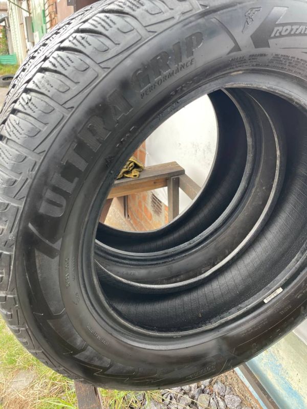 Шини пара Goodyear 215/60 r16 зима резина