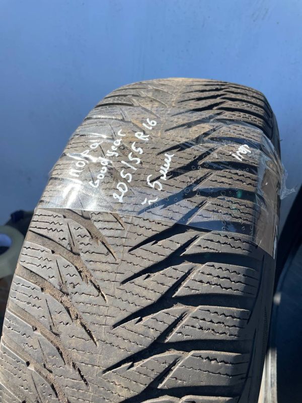 Шини пара Goodyear 205/55 r16 зима резина
