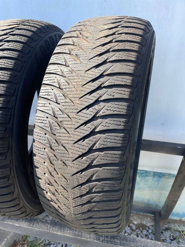 Шини пара Goodyear 205/55 r16 зима резина