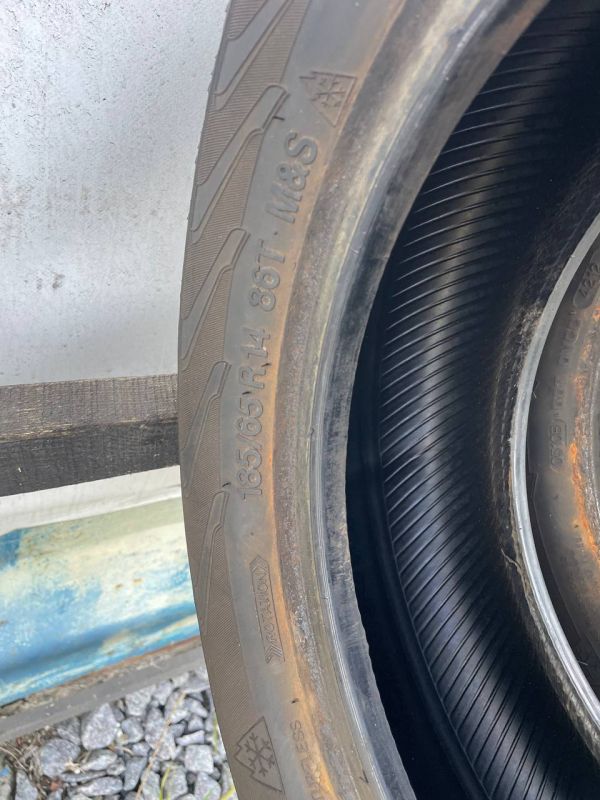 Шини пара Vredestein 185/65 r14 зима резина