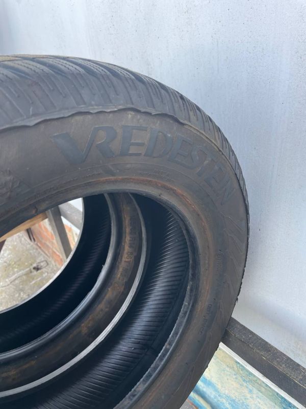 Шини пара Vredestein 185/65 r14 зима резина
