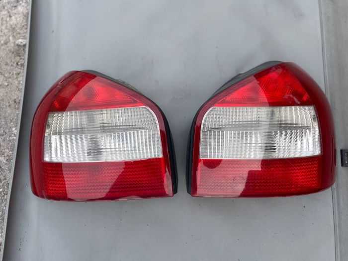 Задні Стопи ліхтарі пара лівий правий Audi A3 8L Ауді