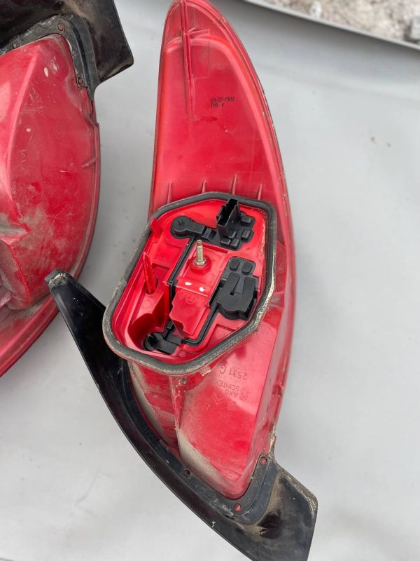 Задні стопи ліхтарі пара лівий правий Peugeot 206 пежо 206