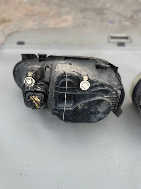 Передні фари ліва права Фольксваген Гольф 4 Volkswagen Golf IV 97-06