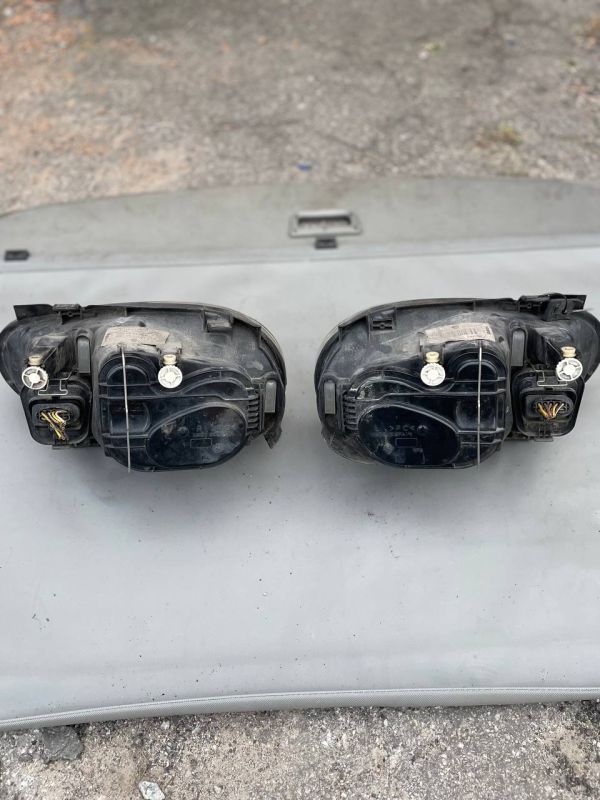 Передні фари ліва права Фольксваген Гольф 4 Volkswagen Golf IV 97-06