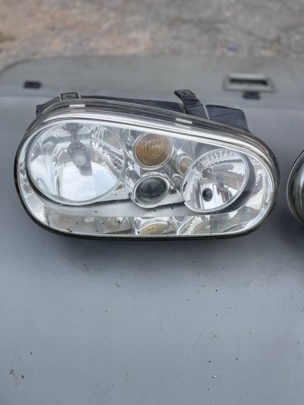 Передні фари ліва права Фольксваген Гольф 4 Volkswagen Golf IV 97-06