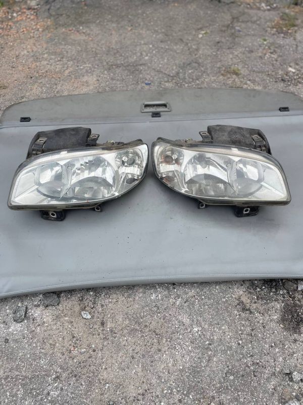 Фари передні пара ліві праві Seat Ibiza 2 1999-2002 Сіат