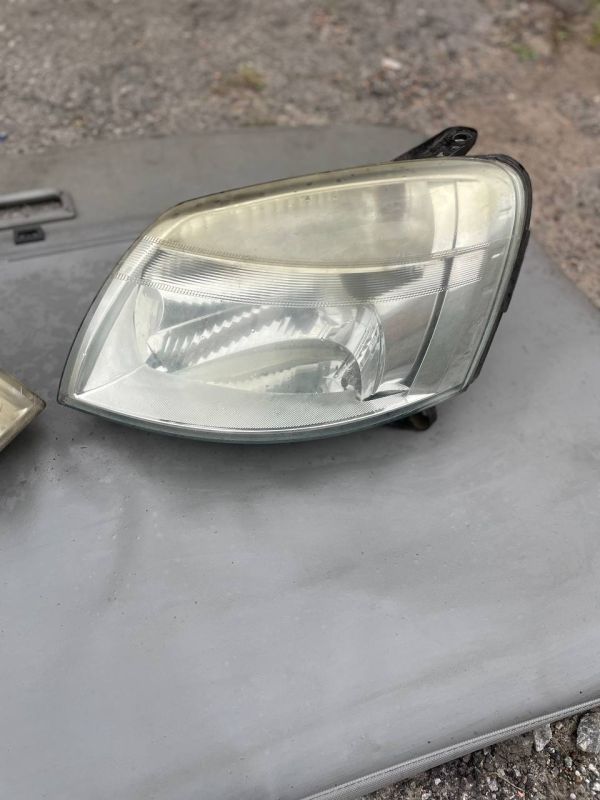 Фари передні ліва права Citroen Berlingo, Peugeot Partner