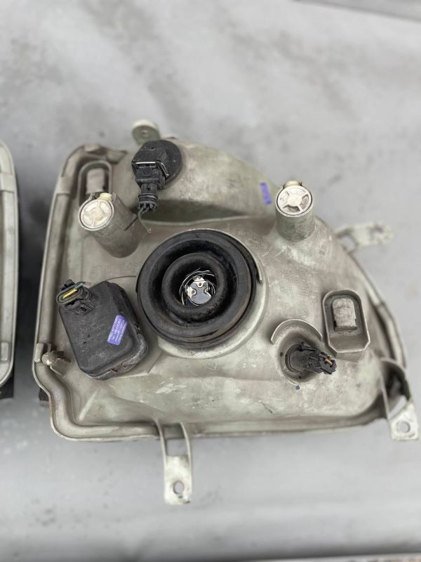 Фари пара ліва права Opel Agila 1 2000-2007p. темна середина опель