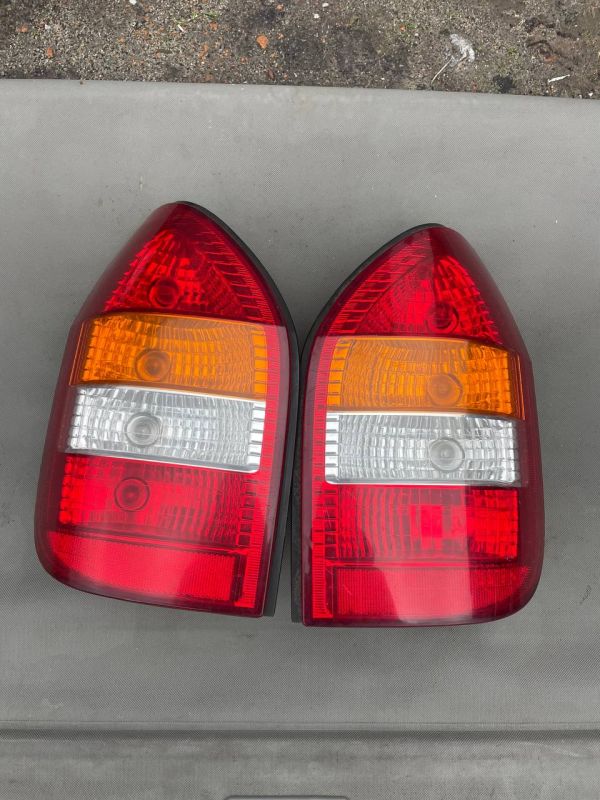 Задні стопи ліхтарі лівий правий Opel Zafira Опель Зафіра
