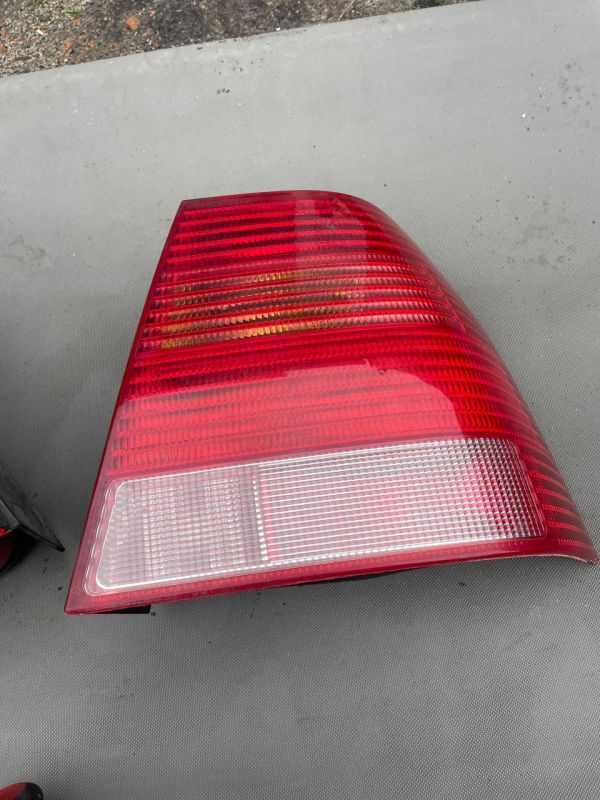 Фонарі задні стоп ліхтарі лівий правий фольтцваген бора vw bora