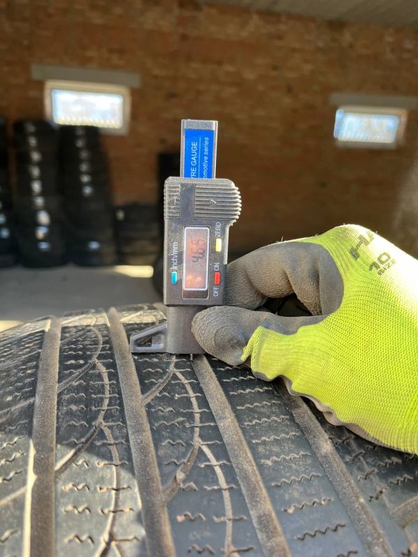 Шини пара ROCKSTONE ICE-PLUS 225/55/R16 зима резина