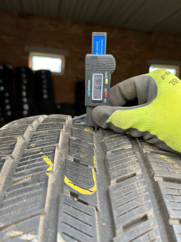 Шини пара PIRELLI WINTER 245/55/R17 зима резина