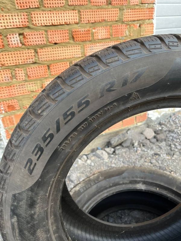 Шини пара PIRELLI SOTTOZERO 235/55/R17 зима резина