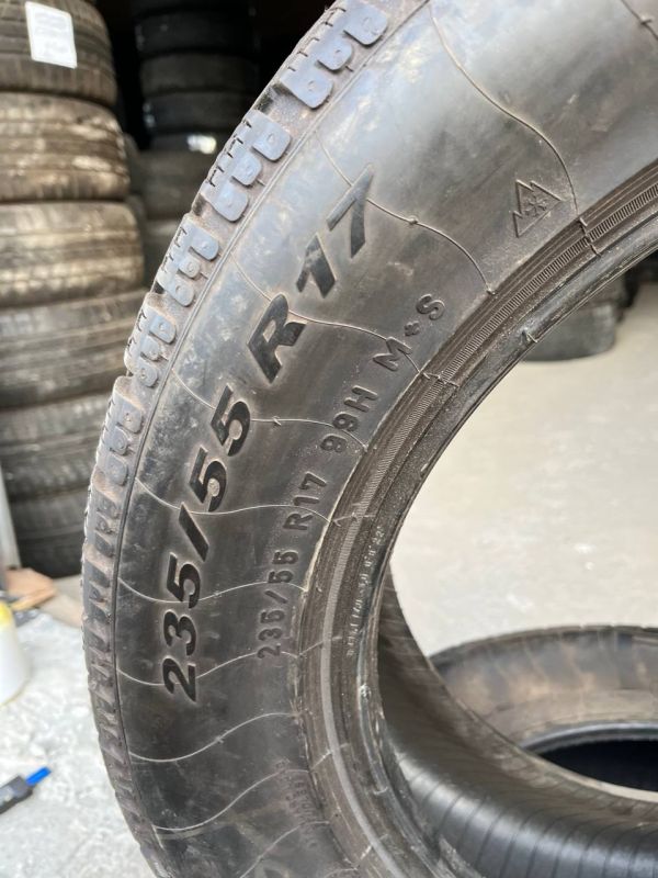 Шини пара PIRELLI SOTTOZERO 3 235/55/R17 зима резина