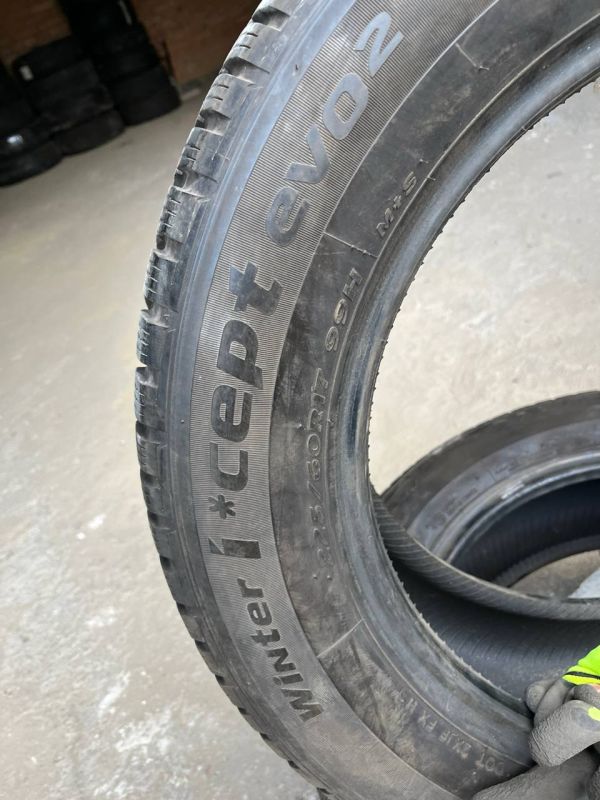 Шини пара HANKOOK I*CEPT EVO2 225/60/R17 зима резина