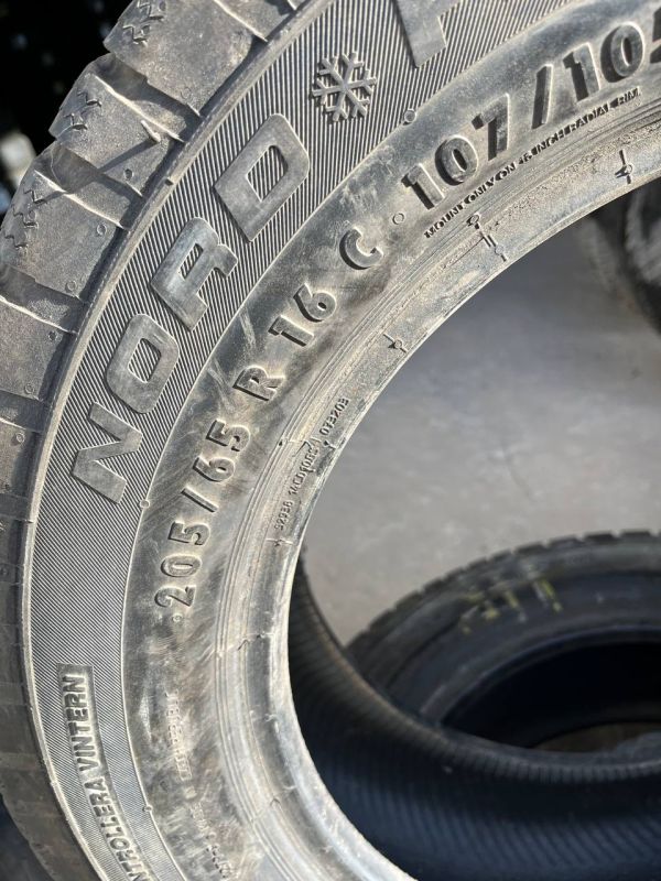 Шини пара GISLAVED 205/65/R16c зима резина