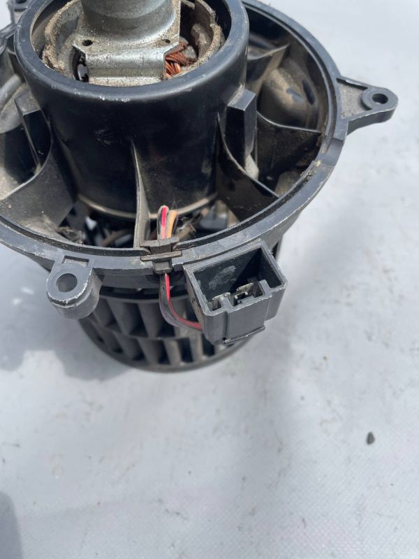 Вентилятор салона Ford FIESTA 01-08. Fusion 02-12