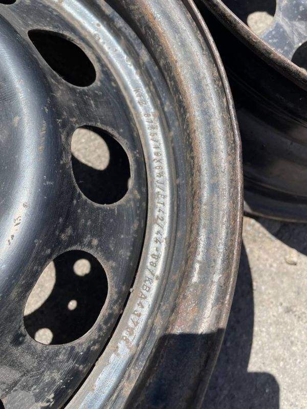 Диски сталеві комплект 5х120 r16 et 42