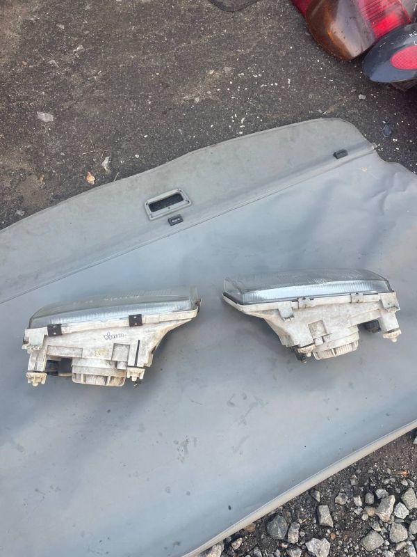 Фари передні пара ліва права Skoda Felicia шкода фелиция феліція