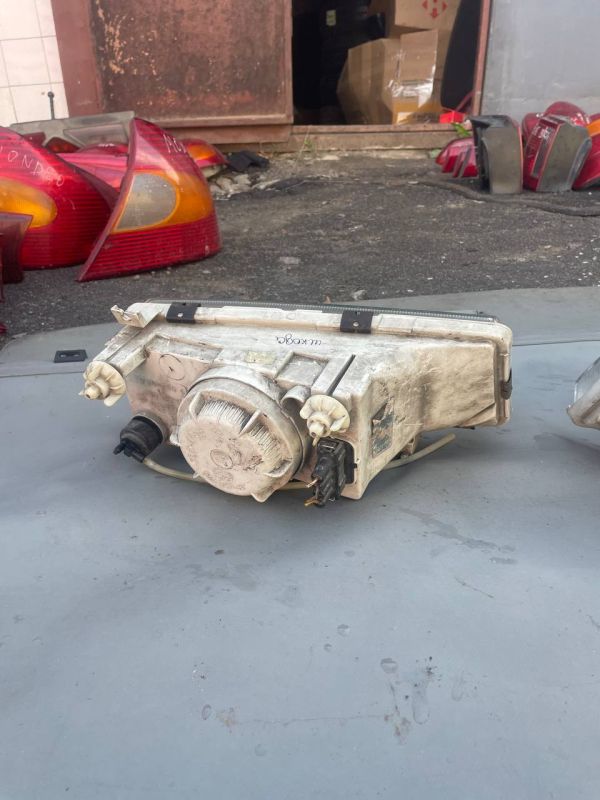 Фари передні пара ліва права Skoda Felicia шкода фелиция феліція