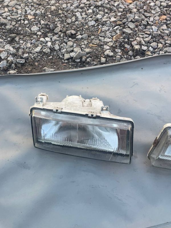 Фари передні пара ліва права Skoda Felicia шкода фелиция феліція