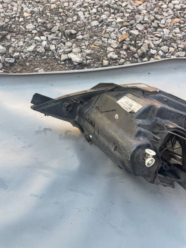 Фара передня права Citroen C3 Ситроен С3