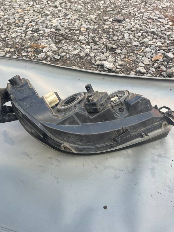 Фара передня ліва Опель зафіра Opel Zafira A Уцінка Зламані кріплення