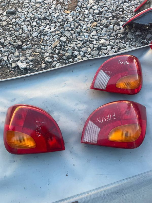 Задні ліхтарі стопи пара лівий правий Ford Fiesta Форд Фієста